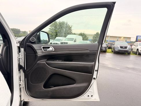 Used 2018 Jeep Grand Cherokee Limited RWD image 23