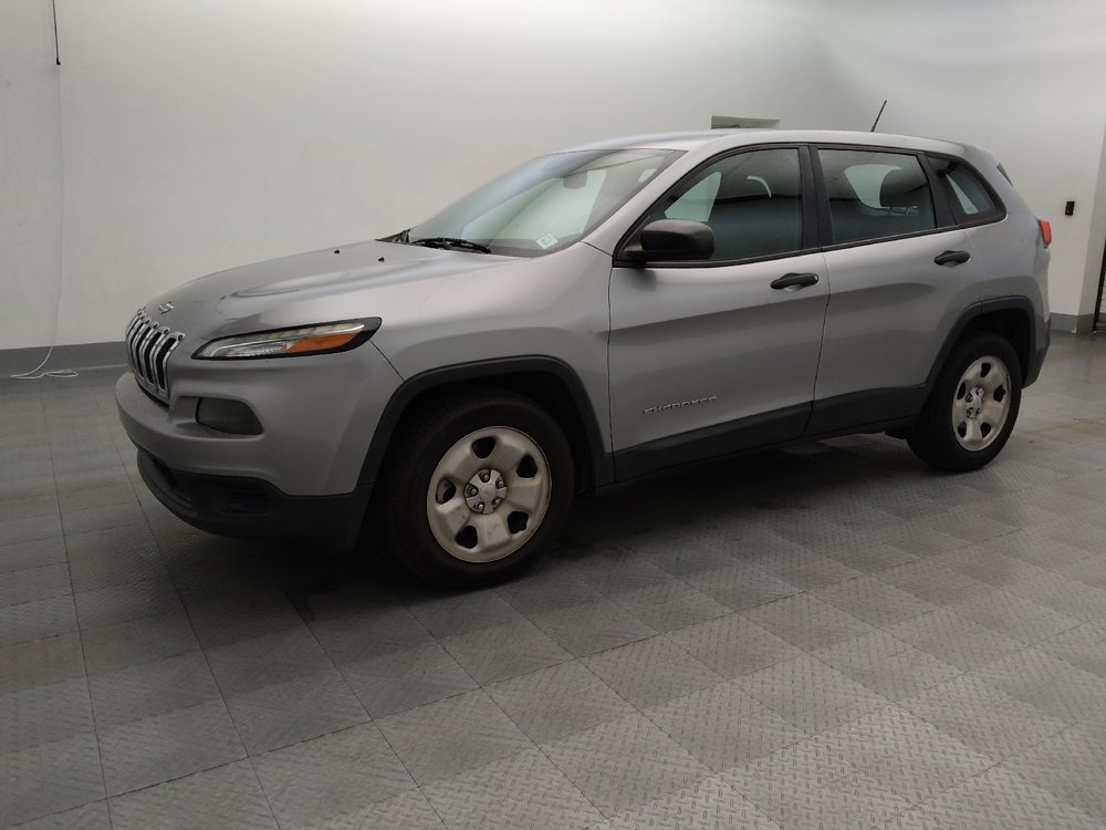 Used 2017 Jeep Cherokee Sport FWD image 2