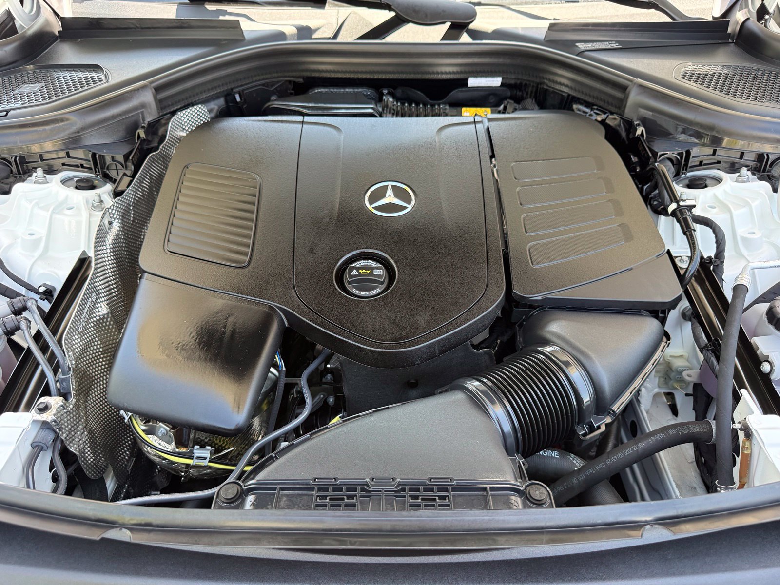 Used 2025 Mercedes-Benz GLC 350e 4MATIC image 40