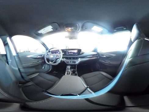 Used 2025 Buick Envista Preferred image 40