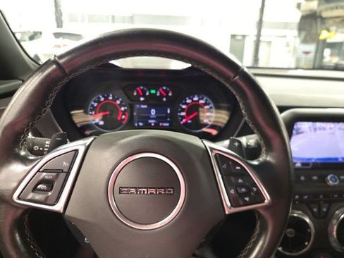 Used 2021 Chevrolet Camaro LT w/ Technology Package RWD image 17
