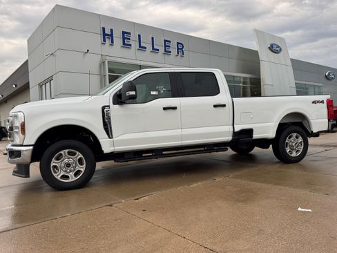 Used 2026 Ford F250 XLT AWD/4WD image 3