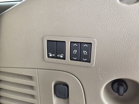 Used 2019 GMC Yukon SLT w/ Premium Edition AWD/4WD image 11
