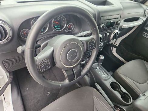 Used 2013 Jeep Wrangler Sahara w/ Connectivity Group AWD/4WD image 10