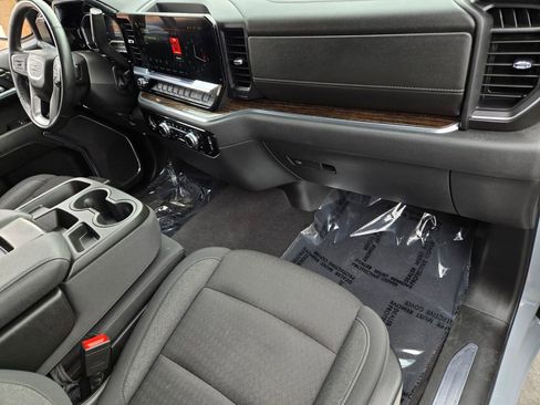 Used 2024 GMC Sierra 1500 SLE image 16