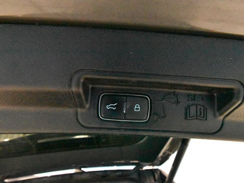 Used 2021 Ford Explorer XLT w/ Equipment Group 202A AWD/4WD image 33