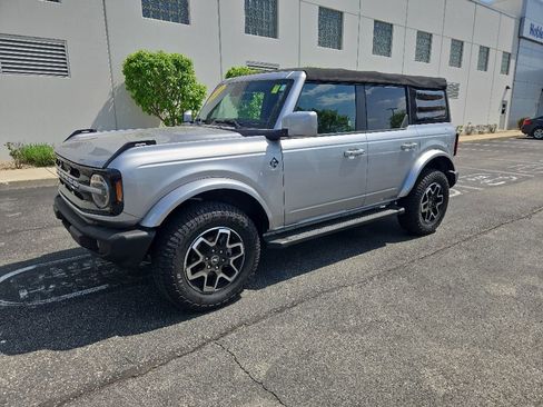 Used 2021 Ford Bronco Outer Banks AWD/4WD image 2