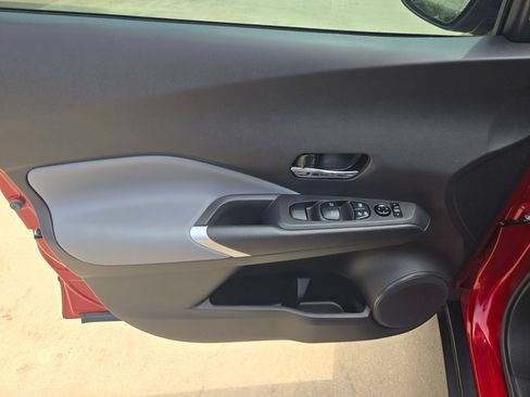 Used 2023 Nissan Kicks SR w/ SR Premium Package FWD image 11