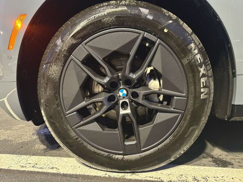 New 2026 BMW iX xDrive60 image 7