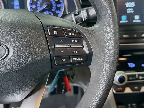 Used 2020 Hyundai Elantra SEL image 15