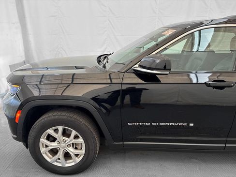 Used 2023 Jeep Grand Cherokee L Limited AWD/4WD image 3