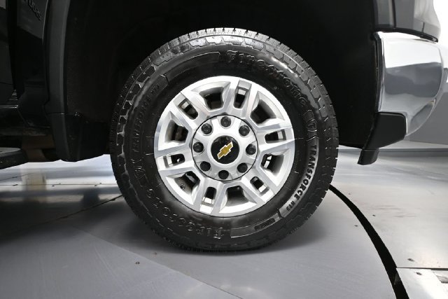 Used 2025 Chevrolet Silverado 2500 LT w/ Convenience Package AWD/4WD image 12