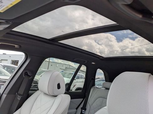 Used 2026 BMW X5 xDrive40i w/ M Sport Package image 12