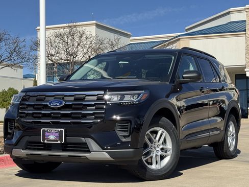New 2026 Ford Explorer Active image 2