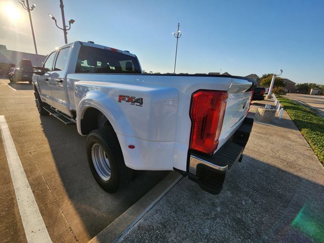 Used 2025 Ford F350 XLT w/ FX4 Off-Road Package AWD/4WD image 6