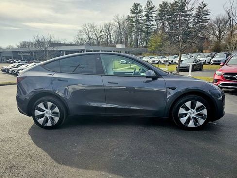 Used 2023 Tesla Model Y Long Range image 8