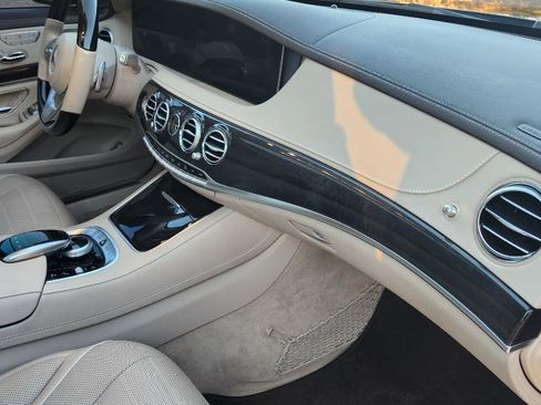 Used 2019 Mercedes-Benz S 560 4MATIC Sedan w/ Premium Package image 28