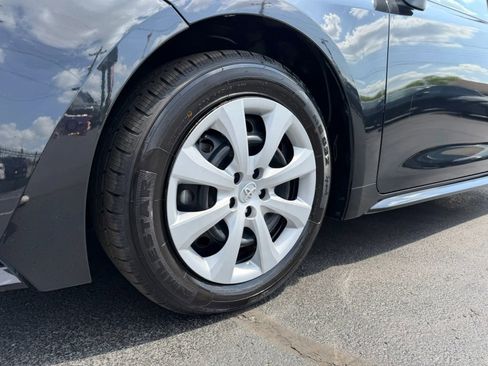 Used 2022 Toyota Corolla LE image 17
