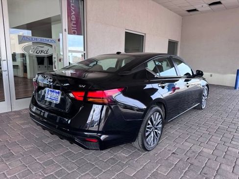 Used 2024 Nissan Altima 2.5 SV FWD image 5