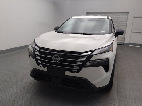 Used 2024 Nissan Rogue S AWD/4WD image 15