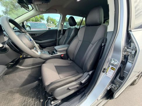 Used 2025 Subaru Outback AWD/4WD image 11