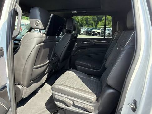 Used 2023 Cadillac Escalade ESV Premium Luxury Platinum w/ LPO, Floor Liner Package AWD/4WD image 7