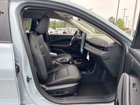 New 2026 Ford Mustang Mach-E Premium image 21