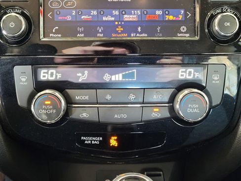 Certified 2022 Nissan Rogue Sport SV image 13