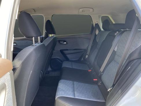 Used 2023 Nissan Rogue SV image 24