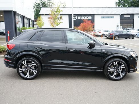 Used 2024 Audi Q3 2.0T Premium Plus w/ Premium Plus Package image 2