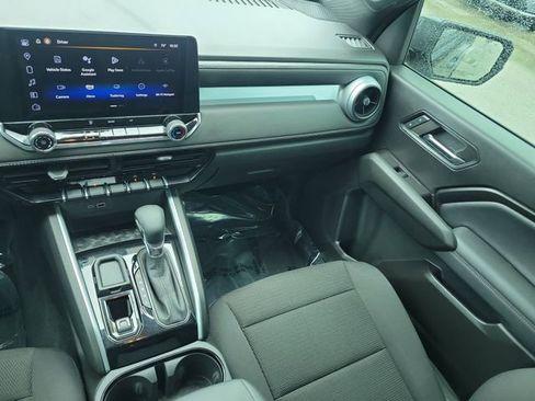 Used 2024 Chevrolet Colorado LT image 16
