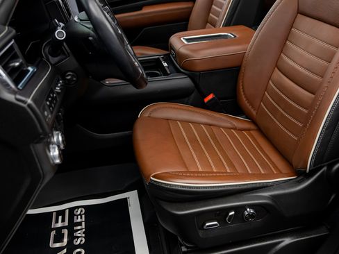 Used 2023 GMC Yukon XL Denali Ultimate image 35