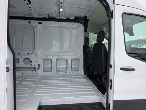 New 2026 Ford Transit 250 148 Medium Roof image 38