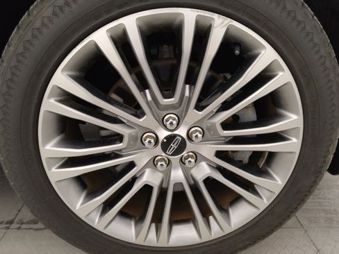 Used 2016 Lincoln MKX Reserve w/ Luxury Package FWD image 31