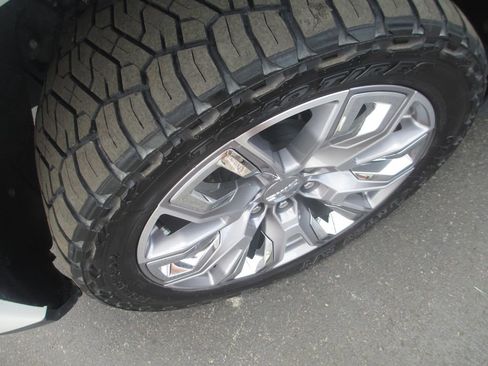 Used 2024 GMC Sierra 1500 Denali AWD/4WD image 15