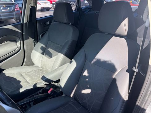 Used 2013 Ford Fiesta SE FWD image 9