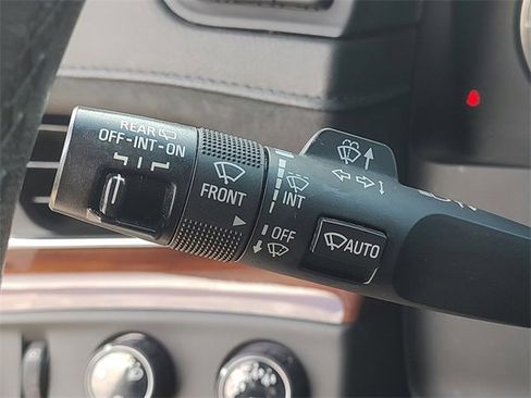 Used 2018 Cadillac Escalade ESV Luxury image 25