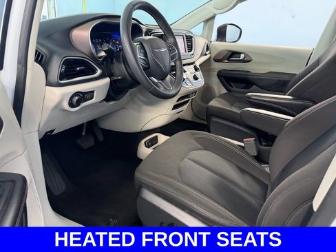 Used 2023 Chrysler Voyager LX FWD image 6