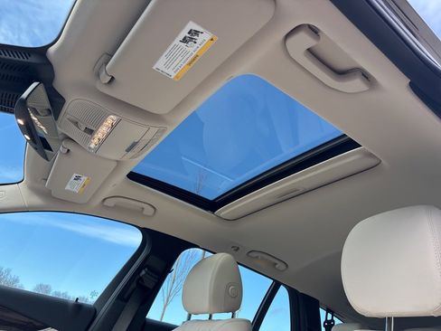 Used 2021 Mercedes-Benz E 450 4MATIC All-Terrain Wagon image 23