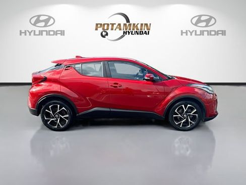Used 2021 Toyota C-HR XLE FWD image 4