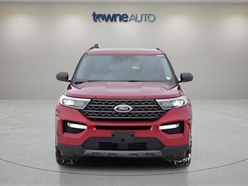 Used 2021 Ford Explorer XLT w/ Equipment Group 202A image 7