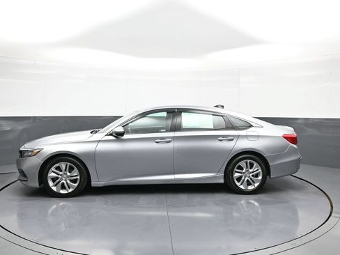 Used 2018 Honda Accord LX image 9