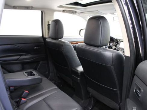 Used 2014 Mitsubishi Outlander GT AWD/4WD image 26