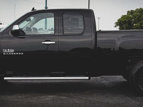 Used 2011 Chevrolet Silverado 1500 LT w/ Texas Edition RWD image 14