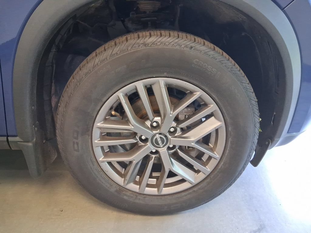 Used 2023 Nissan Rogue S AWD/4WD image 7