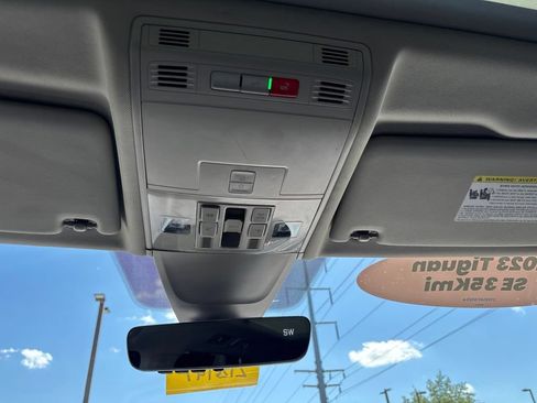 Certified 2023 Volkswagen Tiguan SE w/ Panoramic Sunroof Package FWD image 22