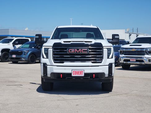 Used 2025 GMC Sierra 2500 AT4 AWD/4WD image 2