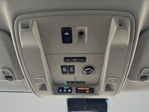 Used 2020 Cadillac Escalade ESV Luxury w/ Escalade Sport Edition RWD image 34
