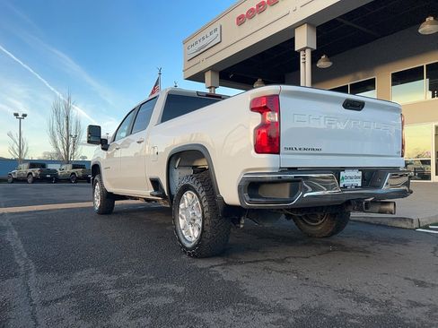 Used 2023 Chevrolet Silverado 2500 LT image 17