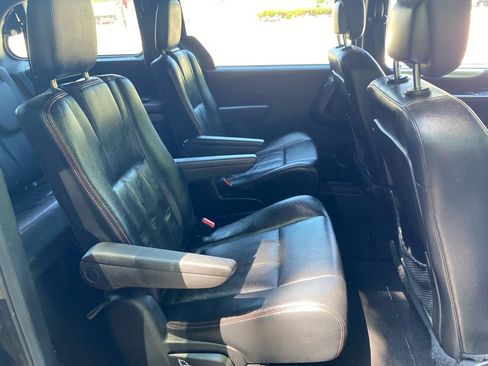 Used 2016 Dodge Grand Caravan R/T FWD image 19